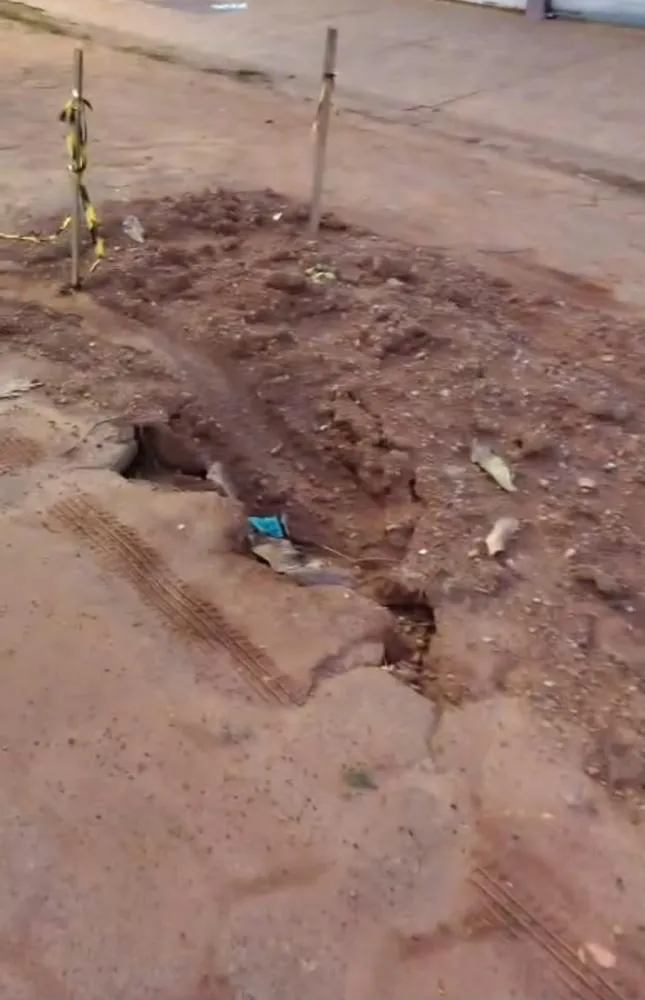 MORADORES DO BAIRRO BOCA NEGRA COBRAM CONCLUSÃO DE SERVIÇOS REALIZADOS PELA CAERD