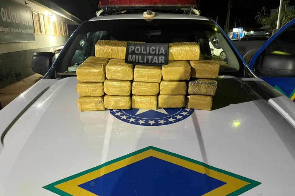 POLICIAIS MILITARES DO 6º BPM APREENDE 17 KG DE MACONHA NO TERMINAL RODOVIÁRIO