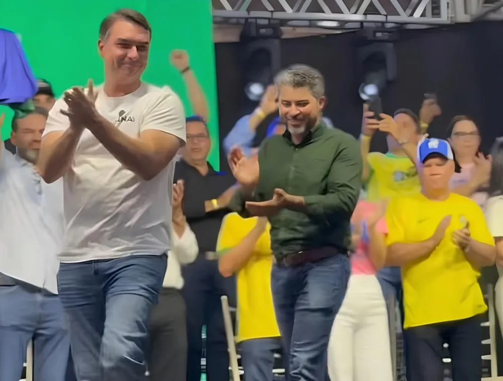 Flávio Bolsonaro lança pré-candidatura do senador Marcos Rogério ao Governo