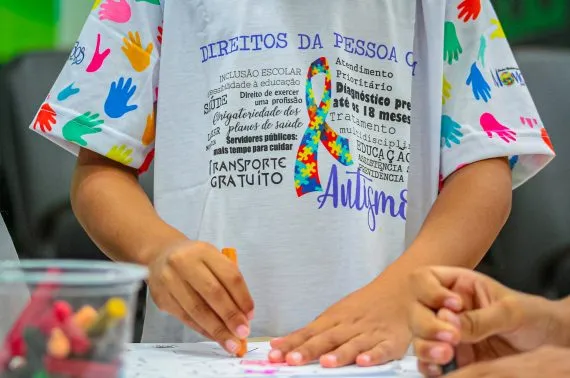 Dra. Taíssa indica disponibilização de cuidador escolar para aluno com TEA em Guajará-Mirim