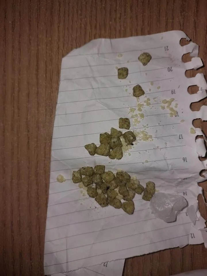 PMRO DESARTICULA PONTO DE TRÁFICO E PRENDE MULHER COM DROGAS EM NOVA MAMORÉ