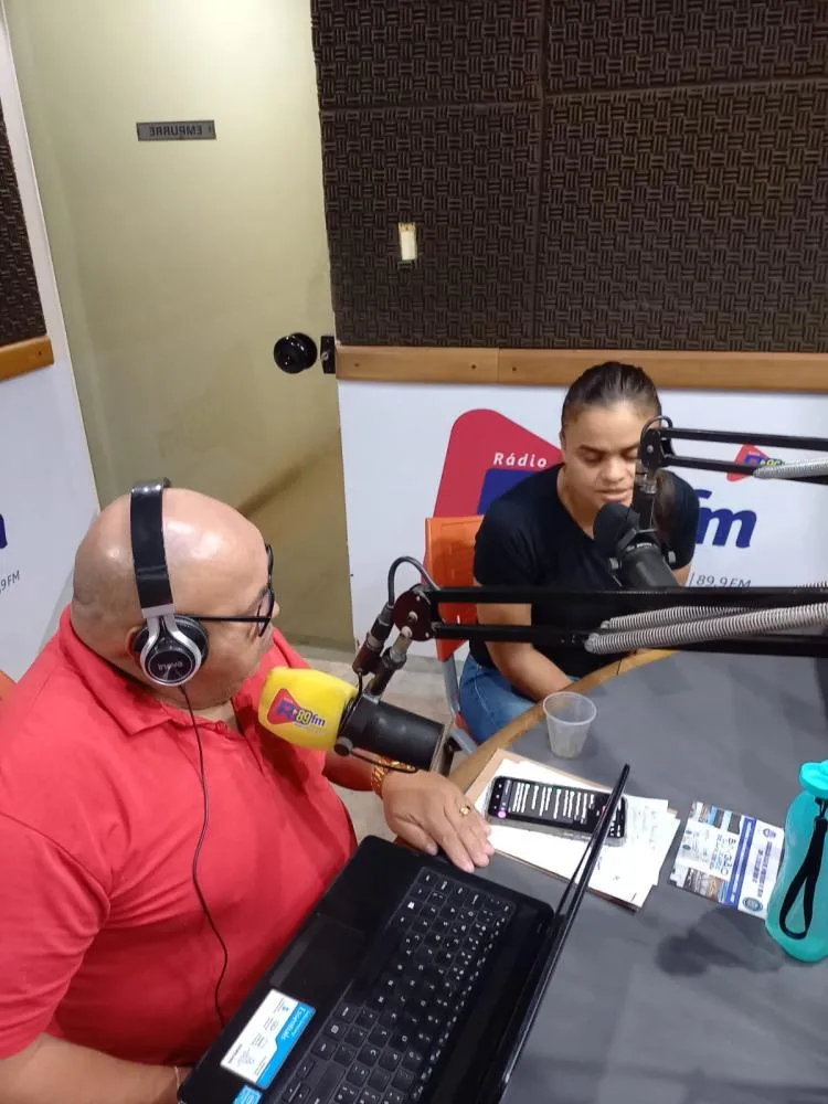 DEPUTADA DRA. TAÍSSA PRESTA CONTAS DE SEU MANDATO NO PROGRAMA 89 EM ALERTA DA RONDÔNIA FM 89,9