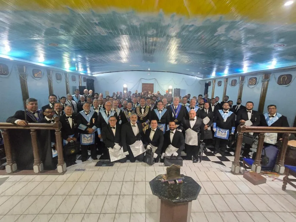 SESSÃO MAGNA DE INICIAÇÃO MARCA INGRESSO DE 5 NOVOS IRMÃOS NA CENTENÁRIA LOJA SIMBÓLICA FÉ E CONFIANÇA Nº 1