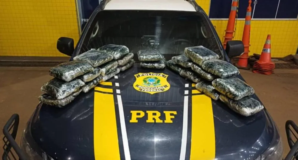 PRF apreende 13 kg de skunk em ônibus na BR 364 em Vilhena