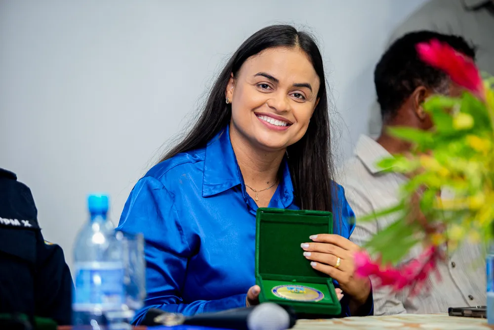 Deputada Dra. Taíssa participa da entrega de implementos agrícolas para produtores de Urupá