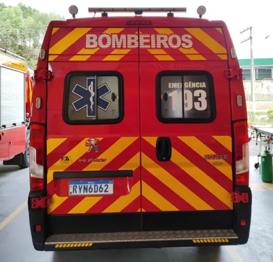 CICLISTA MORRE NO HOSPITAL APÓS GRAVE COLISÃO COM VEÍCULO RENAULT EM CRUZAMENTO DE GUAJARÁ-MIRIM