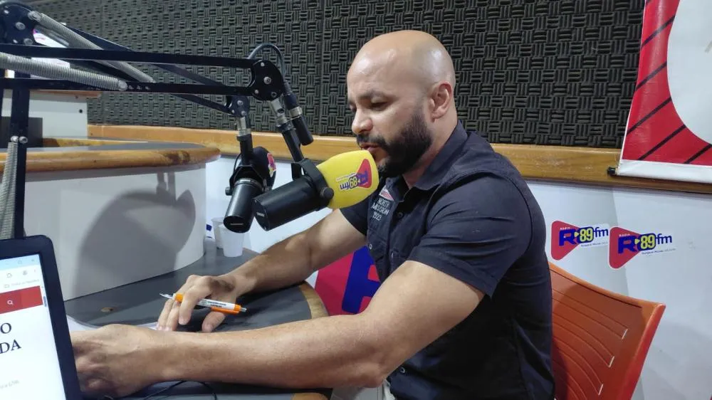 PRESIDENTE DA CÂMARA MUNICIPAL DE GUAJARÁ-MIRIM PRESTA CONTAS DO PRIMEIRO SEMESTRE E APRESENTA METAS PARA O SEGUNDO SEMESTRE DE 2026 EM ENTREVISTA À RONDÔNIA FM 89,9