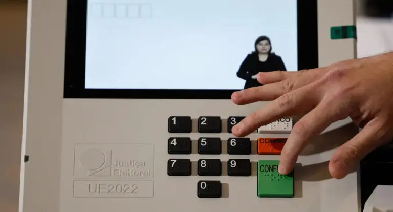 Campanha eleitoral começa nas ruas e na internet neste domingo