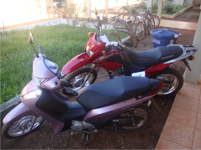 Policiais do Denarc de Guajará-Mirim recuperam motocicletas roubadas que seriam levadas para a Bolívia