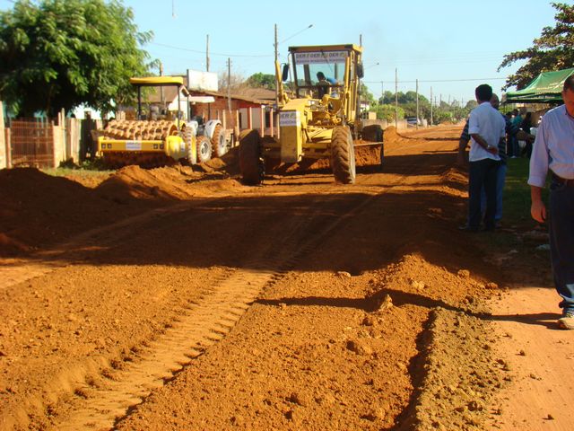 Governo lança 10 km de asfalto em Guajará Mirim