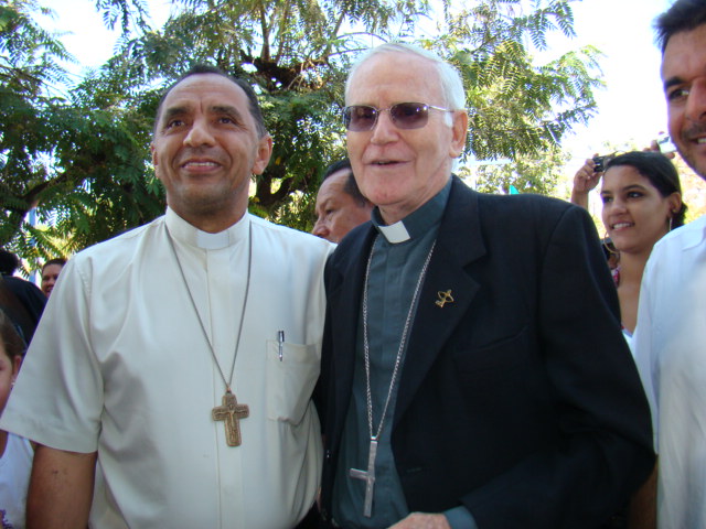 Chega a Guajará-Mirim o novo Bispo Diocesano e é recebido em clima de festa pelos católicos. Veja fotos