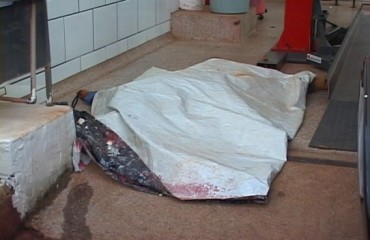 Homem atira na ex-mulher e logo após se mata com tiro no peito