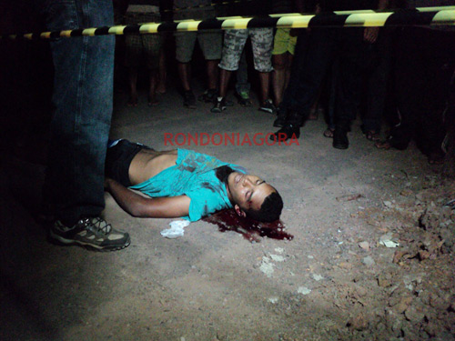 JOVEM É MORTO NA FRENTE DA ESPOSA EM PORTO VELHO; Imagem pode chocar