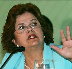 Dilma pede a líderes para esquecerem PEC 300