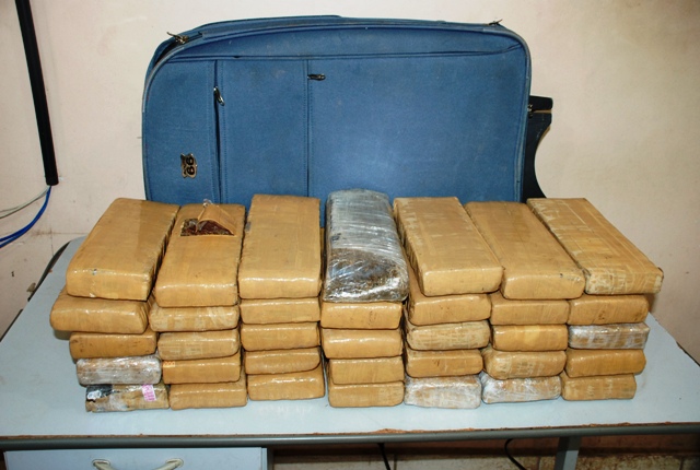 Ação entre PM e DENARC resulta em apreensão de quase 40 quilos de maconha