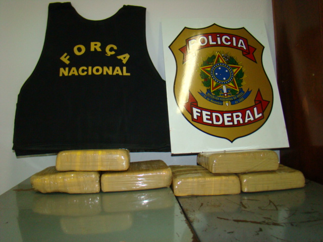 Polícia Federal e Força Nacional prendem homem com mais de 12 quilos de cocaína na BR 425.