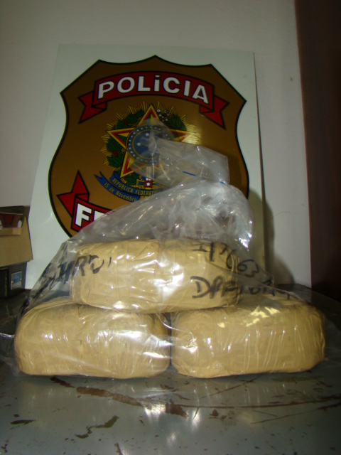 Policia Federal e Força nacional apreendem quase três quilos de cocaína em caminhão próximo ao campus da Unir.