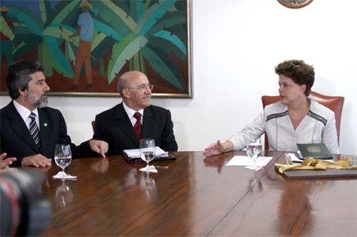 Dilma garante ao senador Raupp e ao governador Confúcio construção da ponte Binacional em Guajará e do Gasoduto Urucu/Porto Velho