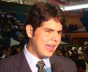 CASO JEAN - Portão da casa de deputado ficou marcado de chumbo grosso - FOTOS e B.O.