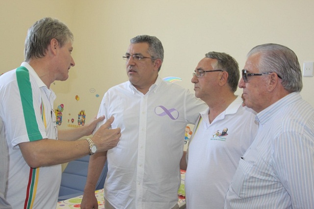 Moreira Mendes participa da inauguração de hospital em Cacoal