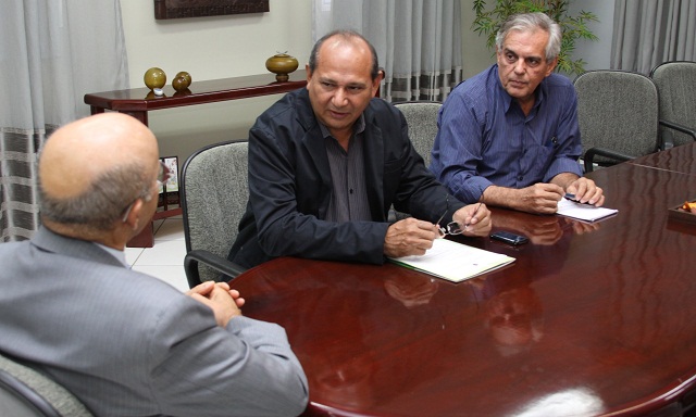 Prefeito Atalibio solicita apoio ao Governador para implantação do IFRO