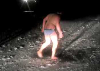 Bebum pelado invade casa e alega que estava enganado