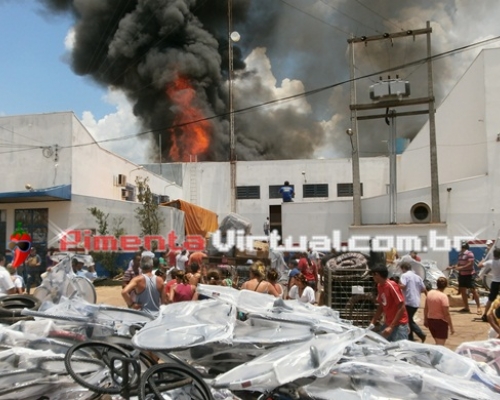 Incêndio destrói depósito da Ciclo Cairu em Pimenta