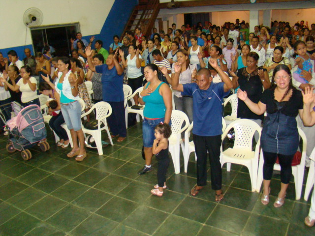 IGREJA MUNDIAL DO PODER DE DEUS ENCERRA CAMPANHA PORTAS ABERTAS COM VÁRIOS TESTEMUNHOS DE CURA E LIBERTAÇÃO - Fotos