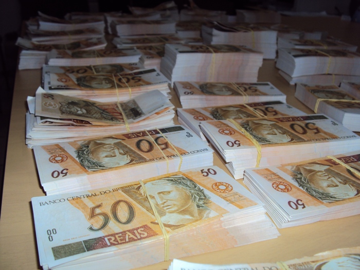 Restituição do IRPF: Receita Federal credita na quarta-feira (16) R$ 9,9 milhões