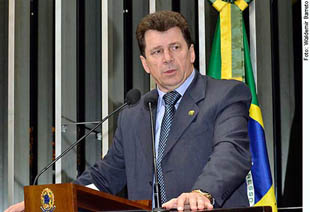 Senador Ivo Cassol reassume cadeira no Senado e responde ao PT sobre a situação da CERON