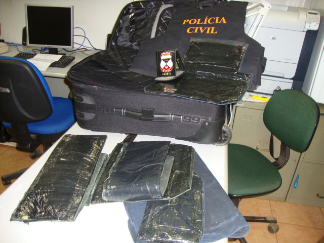 Polícia Civil de Guajará-Mirim apreende mais de três quilos de Cocaína e prende traficante no Porto Oficial.