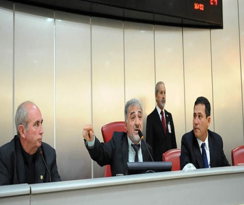 Adiada briga pelo comando da Assembleia Legislativa