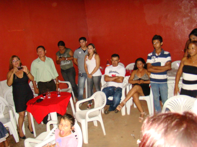 AMIGOS SE REUNEM PARA ENTREGA DE PRESENTES DO AMIGO SECRETO  (HERBALIFE) Veja fotos