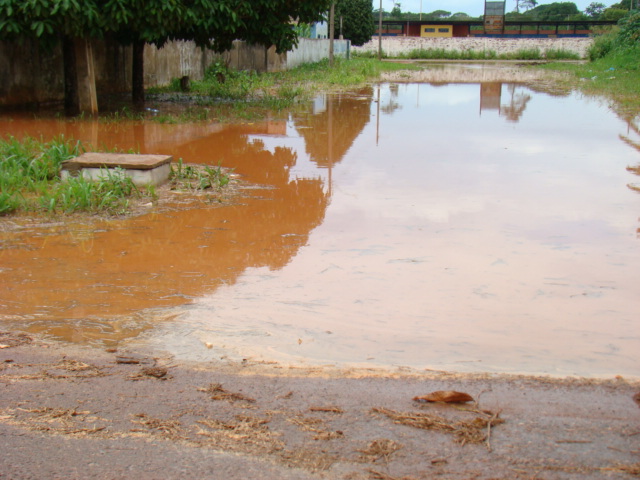 Moradores do bairro Serraria voltam a sofrer com alagações nas vias públicas - Veja fotos