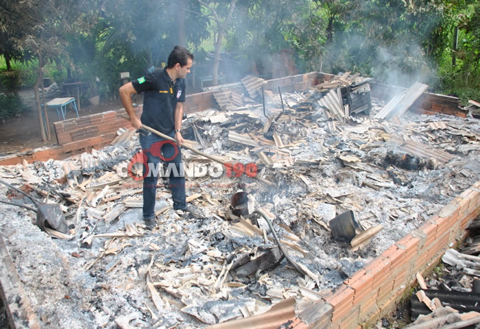 DOIS CORPOS SÃO ENCONTRADOS EM UMA RESIDÊNCIA INCENDIADA