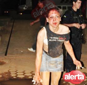 Homens espancam travesti após desacordo comercial