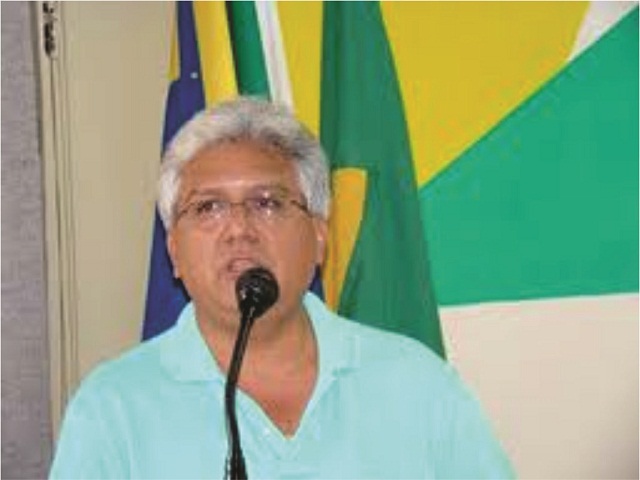 Novo Secretário Municipal de Educação dá boas vindas aos alunos e funcionários da educação no início do ano letivo de 2012