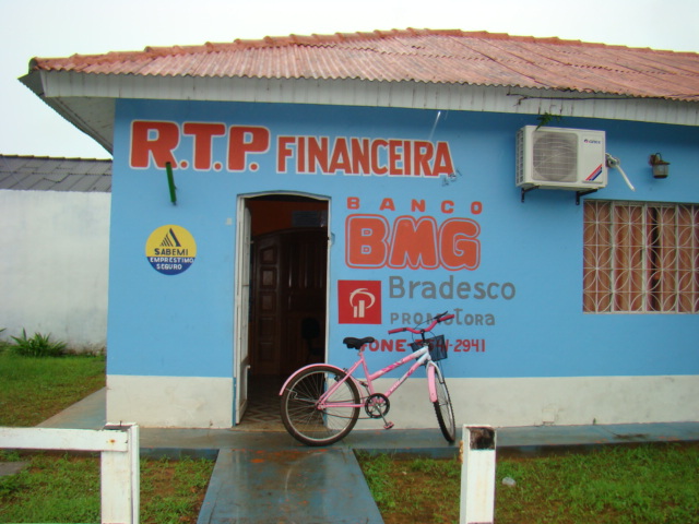 Ladrão arromba estabelecimento comercial e furta notbook e dinheiro. Fotos