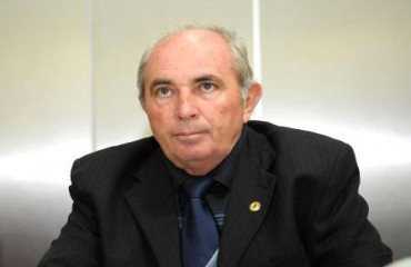 NO FACEBOOK  Em demonstração de amizade, deputado Lebrão deseja feliz aniversário para foragido Valter Araújo
