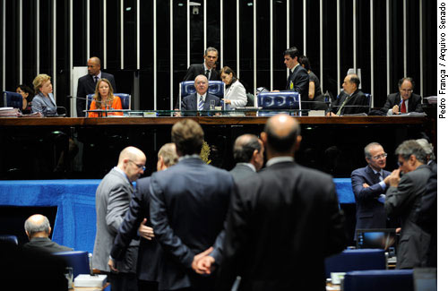 Senado marca data para votar reforma política