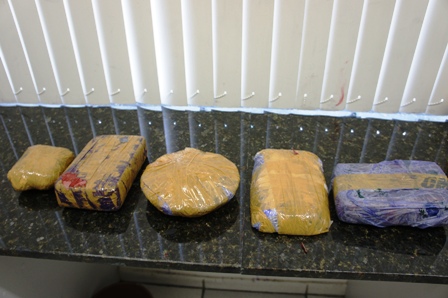 Polícia Federal aprende 4,569 KG de cocaína no aeroporto internacional Jorge Teixeira em Porto Velho