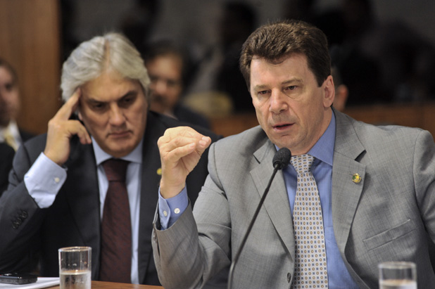 Cassol defende práticas da ditadura militar no serviço público