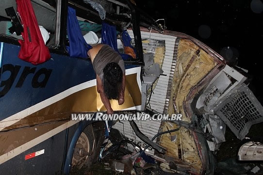 Rondônia: nove mortos e mais de 20 feridos na BR 364 envolvendo ônibus e carreta