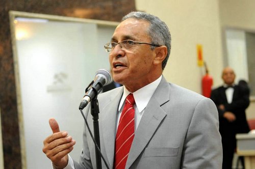 RIBAMAR ARAÚJO SE ACOVARDA E DEIXA COMISSÃO PROCESSANTE; DEPUTADO NÃO QUER VOTAR CONTRA COLEGAS
