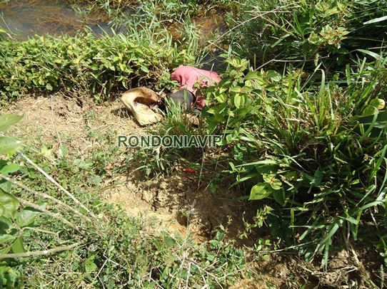 CHACINA EM BURITIS - TAXISTA TENTOU FUGIR CORRENDO E FOI ALCANÇADO E EXECUTADO - IMAGEM FORTE