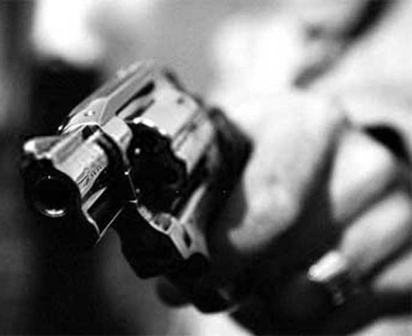 Mulher atira contra o marido após discussão em Nova Mamoré.