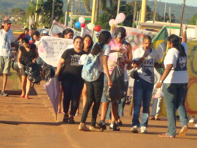 Passeata marca os protestos contra a corrupção no Dia do Basta em Guajará-Mirim. Veja fotos