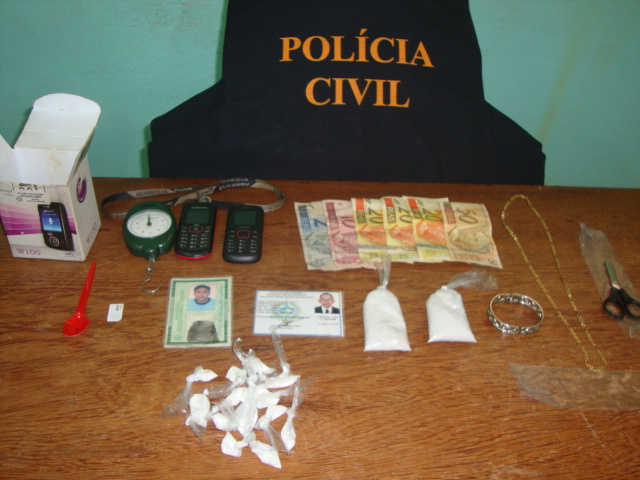 SEVIC estoura boca de fumo no bairro Nossa Senhora de Fátima e prende casal que vendia a droga.