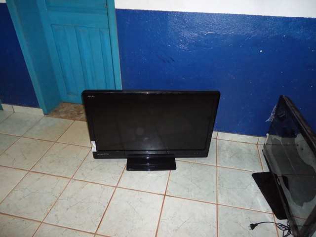 PMs da 3ª CIA/6º BPM em Nova Mamoré recuperam TVs LCD furtadas de loja