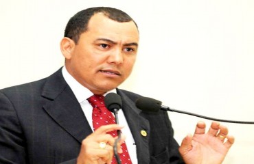 Valter Araújo tem mandato cassado por dez votos a cinco